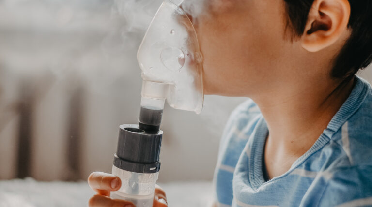 The Difference Between a Portable Oxygen Concentrator and a Nebulizer